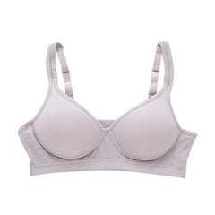 Silk bra wireless seamless design with non-convertible straps, adjustable for women's everyday comfort.